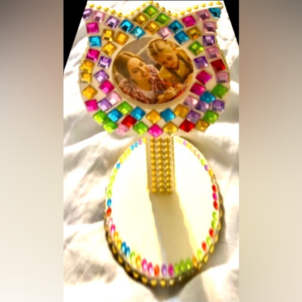 PIC FRAME ARTS & CRAFTS handcrafted embellished/bedazzled tulip 2x3 pic frameNWT